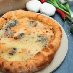 Boska Pizzasteen Deluxe - Voor Oven & BBQ - Knapperige Pizza's - Ø 29.5 Cm - BBQ Accessoires 36 Boska Pizzasteen Deluxe - Voor Oven & BBQ - Knapperige Pizza's - Ø 29.5 Cm - BBQ Accessoires -Barbecues Winkel 1200x1200 250