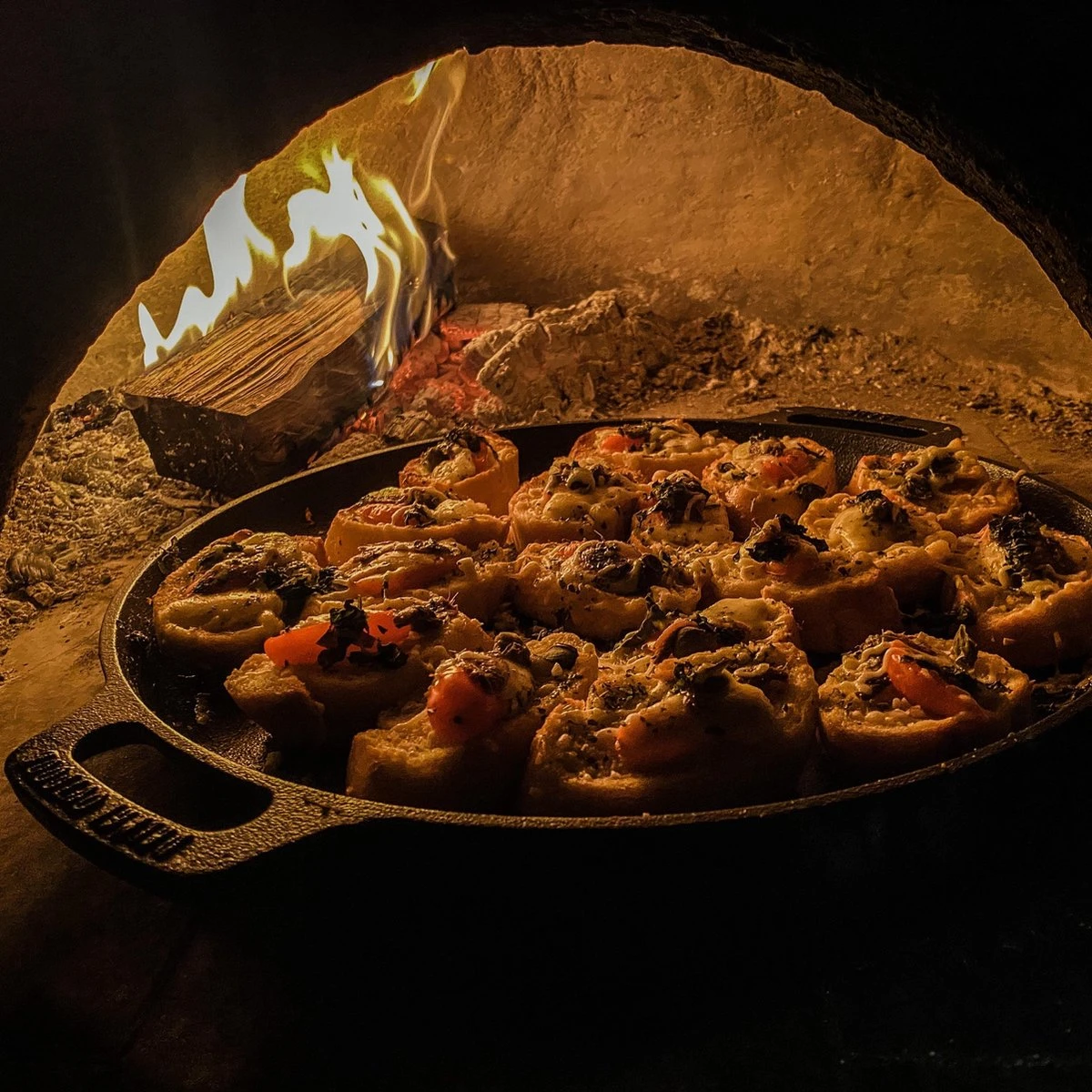 Valhal Outdoor Skillet / Plancha / Koekenpan - Gietijzer - Diameter 35cm, Twee Handvatten, VH35F 10 Valhal Outdoor Skillet / Plancha / Koekenpan - Gietijzer - Diameter 35cm, Twee Handvatten, VH35F - Afbeelding 8