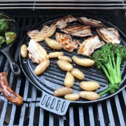 Chefs Cuisine Gietijzeren Grillpan - Grillpan Gietijzer - Gietijzer Bbq Grillpan - Gietijzeren Grillplaat - Pizzasteen - Plancha Gietijzer - Gietijzeren Bakplaat - Rond 36 Cm - Dubbelzijdig -Barbecues Winkel 1200x1200 396