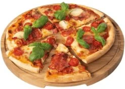 Boska Pizzaplank Friends L - BBQ Accessoires - Eikenhout - Handige Opvanggeul - Ø 34 Cm -Barbecues Winkel 1200x857