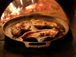 Valhal Outdoor Skillet / Plancha / Koekenpan - Gietijzer - Diameter 35cm, Twee Handvatten, VH35F 31 Valhal Outdoor Skillet / Plancha / Koekenpan - Gietijzer - Diameter 35cm, Twee Handvatten, VH35F -Barbecues Winkel 1200x900 13