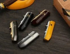 Cohiba® Sigarenaansteker - Sigarenboor - Sigaren - Sigaar - Cohiba Aansteker - Sigarenboor - Sigaren Accessoires - Sigarenknipper - Sigaar Aansteker - Cohiba - Incl. Luxe Geschenkdoos - Zwart -Barbecues Winkel 1200x934 3